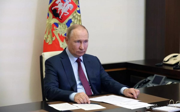 Tổng thống Nga yêu cầu nâng cao chất lượng thiết bị quân sự cung cấp cho quân đội