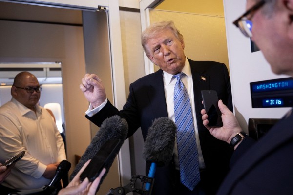 Tổng thống Trump cảnh báo Đài Loan sau chuyến thăm Trung Quốc