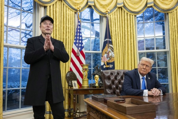 Tổng thống Trump ký sắc lệnh mới trao thêm quyền cho DOGE và tỷ phú Elon Musk Tổng thống Trump ký sắc lệnh mới trao thêm quyền cho DOGE và tỷ phú Elon Musk