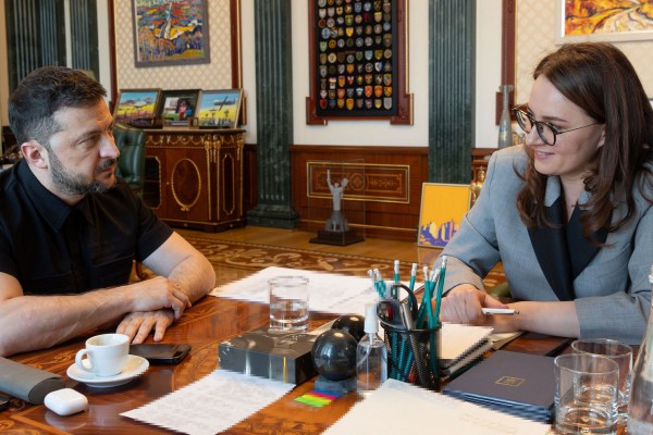 Tổng thống Zelensky muốn nữ Bộ trưởng Kinh tế Ukraine làm thủ tướng Tổng thống Zelensky muốn nữ Bộ trưởng Kinh tế Ukraine làm thủ tướng