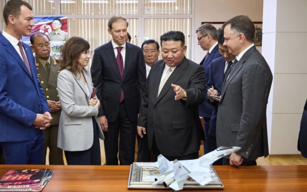 Triều Tiên họp Bộ Chính trị sau chuyến thăm Nga của Chủ tịch Kim Jong Un