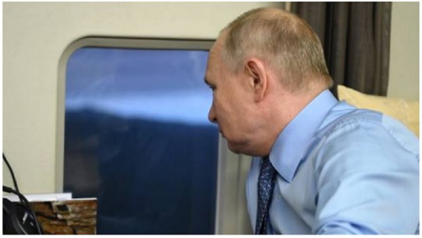 Trực thăng chở ông Putin bị bầy UAV Ukraine nhắm tới lúc thăm Kursk? Trực thăng chở ông Putin bị bầy UAV Ukraine nhắm tới lúc thăm Kursk?