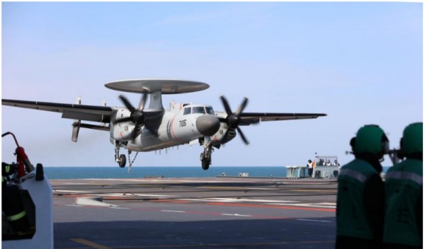 Trung Quốc nói tàu sân bay mới nhất đã phóng thành công 3 loại máy bay