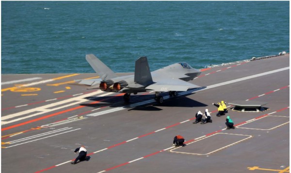 Trung Quốc nói tàu sân bay mới nhất đã phóng thành công 3 loại máy bay