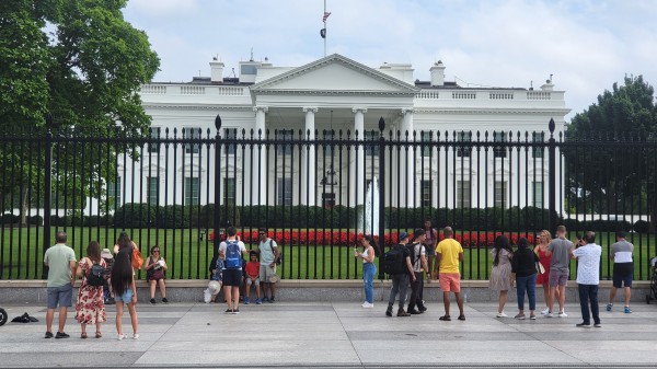 Từ cuộc cách mạng chính trị Mỹ đến mặt trận thứ hai của Nga