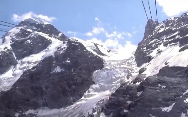 Tuyến cáp treo di chuyển giữa Thụy Sĩ và Italy Tuyến cáp treo di chuyển giữa Thụy Sĩ và Italy