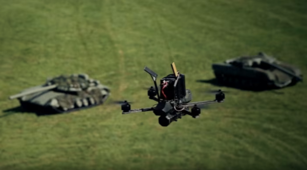 UAV giờ đây uy lực hơn nhờ tấn công bầy đàn bằng AI UAV giờ đây uy lực hơn nhờ tấn công bầy đàn bằng AI