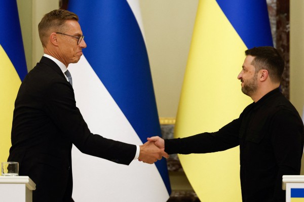 Ukraine hối đồng minh gia tăng sức ép lên Nga