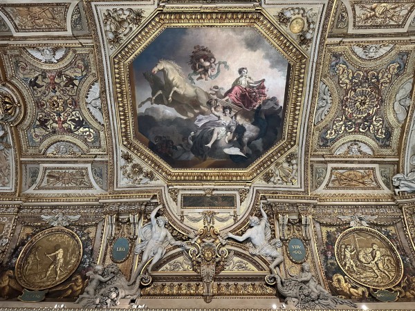 Vụ trộm táo tợn tại Bảo tàng Louvre: bảo vật nào mất, tranh Mona Lisa thế nào? Vụ trộm táo tợn tại Bảo tàng Louvre: bảo vật nào mất, tranh Mona Lisa thế nào?