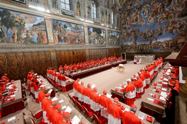 Vụ vi phạm 'hơn cả phim': hồng y mang điện thoại trong mật nghị bầu giáo hoàng Vụ vi phạm 'hơn cả phim': hồng y mang điện thoại trong mật nghị bầu giáo hoàng