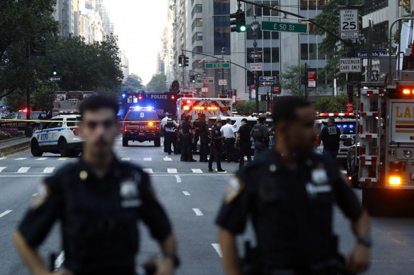 Xả súng tại tòa nhà chọc trời Mỹ, 5 người chết Xả súng tại tòa nhà chọc trời Mỹ, 5 người chết