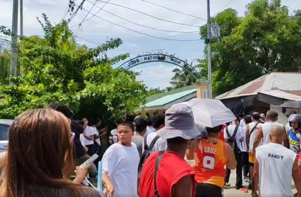 Xả súng trong trường học ở Philippines, ít nhất 3 người thiệt mạng Xả súng trong trường học ở Philippines, ít nhất 3 người thiệt mạng