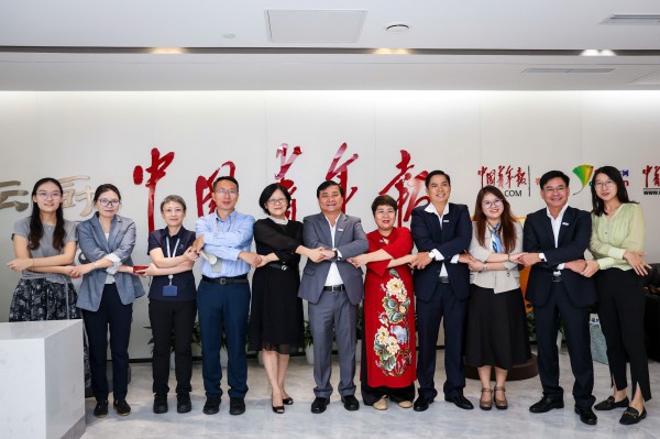 Đoàn đại biểu Báo Thanh Niên thăm và làm việc tại Bắc Kinh Đoàn đại biểu Báo Thanh Niên thăm và làm việc tại Bắc Kinh