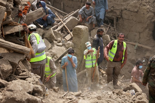 Động đất kinh hoàng ở Afghanistan: Số người chết vượt 2.200