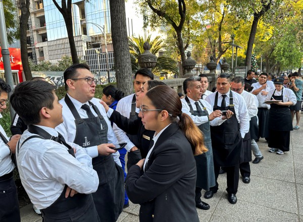 Động đất rung chuyển Mexico, Tổng thống Sheinbaum sơ tán giữa họp báo