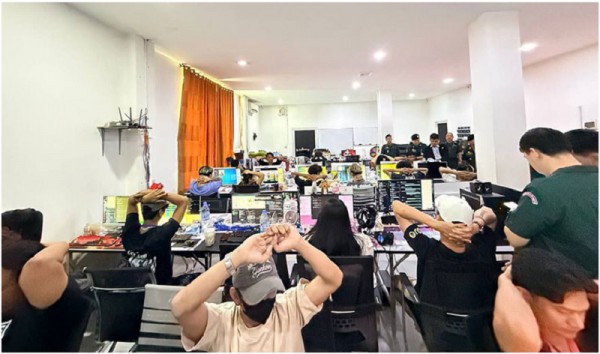 Đột kích hơn 100 điểm lừa đảo trực tuyến, Campuchia bắt gần 5.000 người