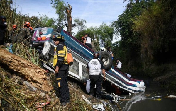 Ít nhất 50 người chết trong vụ tai nạn xe buýt ở Guatemala Ít nhất 50 người chết trong vụ tai nạn xe buýt ở Guatemala