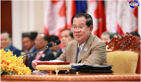 Ông Hun Sen cam kết xây 500 ngôi nhà cho các cựu chiến binh Campuchia Ông Hun Sen cam kết xây 500 ngôi nhà cho các cựu chiến binh Campuchia