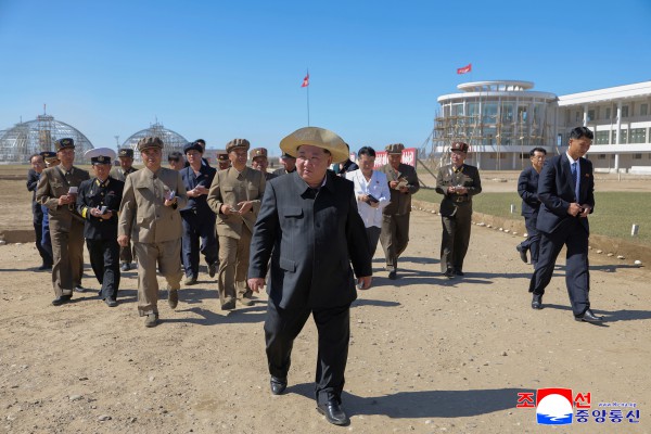 Ông Kim Jong-un thị sát thử nghiệm UAV, chỉ đạo phát triển AI Ông Kim Jong-un thị sát thử nghiệm UAV, chỉ đạo phát triển AI