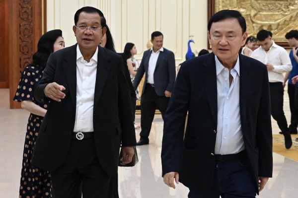 Ông Thaksin lên tiếng về quan hệ với ông Hun Sen giữa căng thẳng Thái Lan-Campuchia Ông Thaksin lên tiếng về quan hệ với ông Hun Sen giữa căng thẳng Thái Lan-Campuchia