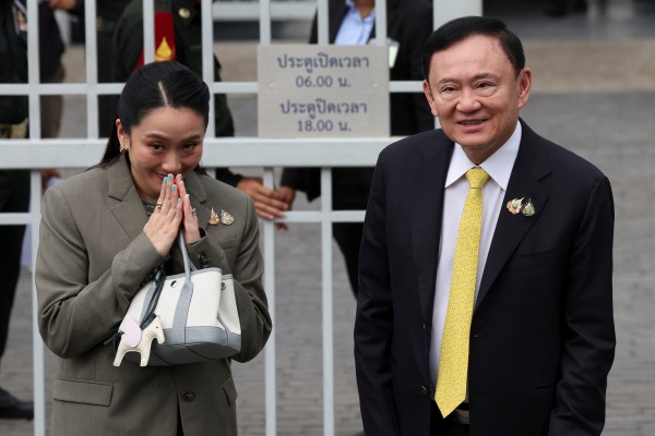 Ông Thaksin tự nguyện xin giám sát vệ sinh cống rãnh nhà tù