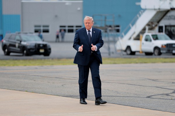 Ông Trump: Thỏa thuận Iran 'gần hoàn tất', eo biển Hormuz có thể mở lại Ông Trump: Thỏa thuận Iran 'gần hoàn tất', eo biển Hormuz có thể mở lại