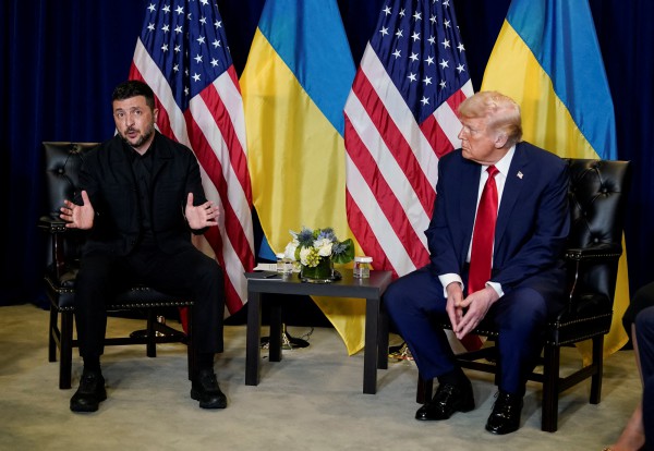 Ông Trump bất ngờ thay đổi quan điểm về Ukraine và Nga Ông Trump bất ngờ thay đổi quan điểm về Ukraine và Nga