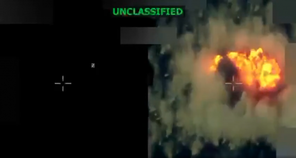 Ông Trump công bố thêm cuộc không kích diệt thuyền 'buôn ma túy' Ông Trump công bố thêm cuộc không kích diệt thuyền 'buôn ma túy'