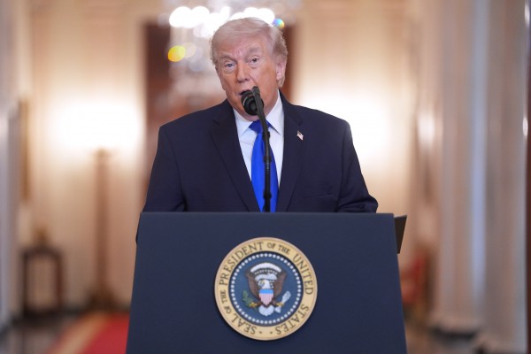 Ông Trump dọa áp thuế nặng quốc gia 'chiêu trò' với thỏa thuận thương mại