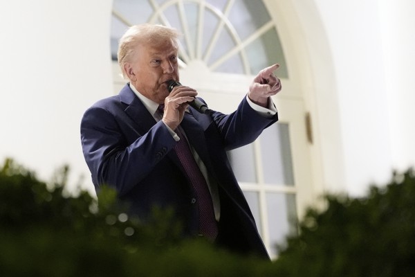 Ông Trump dọa bắn chiến đấu cơ, Venezuela kêu gọi đối thoại Ông Trump dọa bắn chiến đấu cơ, Venezuela kêu gọi đối thoại