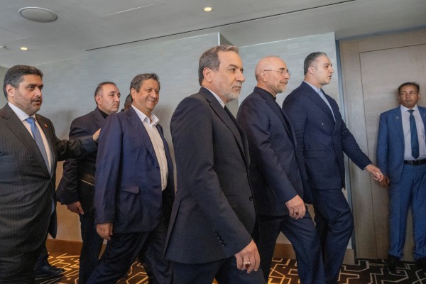 Ông Trump dọa tấn công, Iran nói sẵn sàng phản ứng Ông Trump dọa tấn công, Iran nói sẵn sàng phản ứng