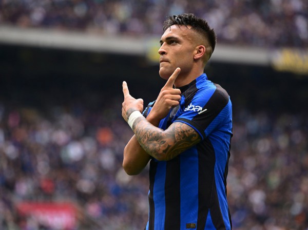 Inter Milan giành chiến thắng kịch tính trước Lazio