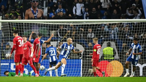 Pepe phá kỷ lục của Totti ở UEFA Champions League