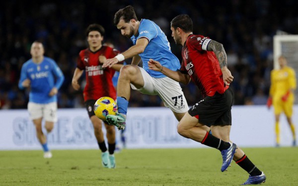 Vòng 10 Serie A – AC Milan hòa đáng tiếc trên sân Napoli