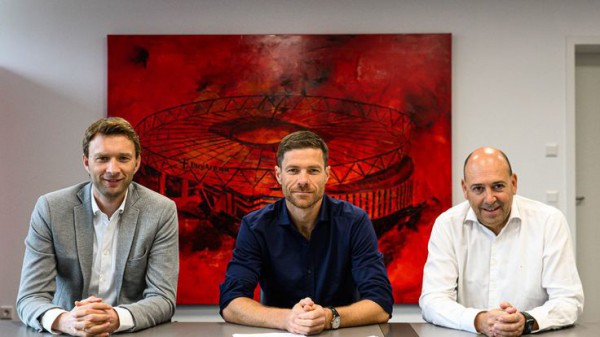 Xabi Alonso gia hạn hợp đồng với Bayer Leverkusen