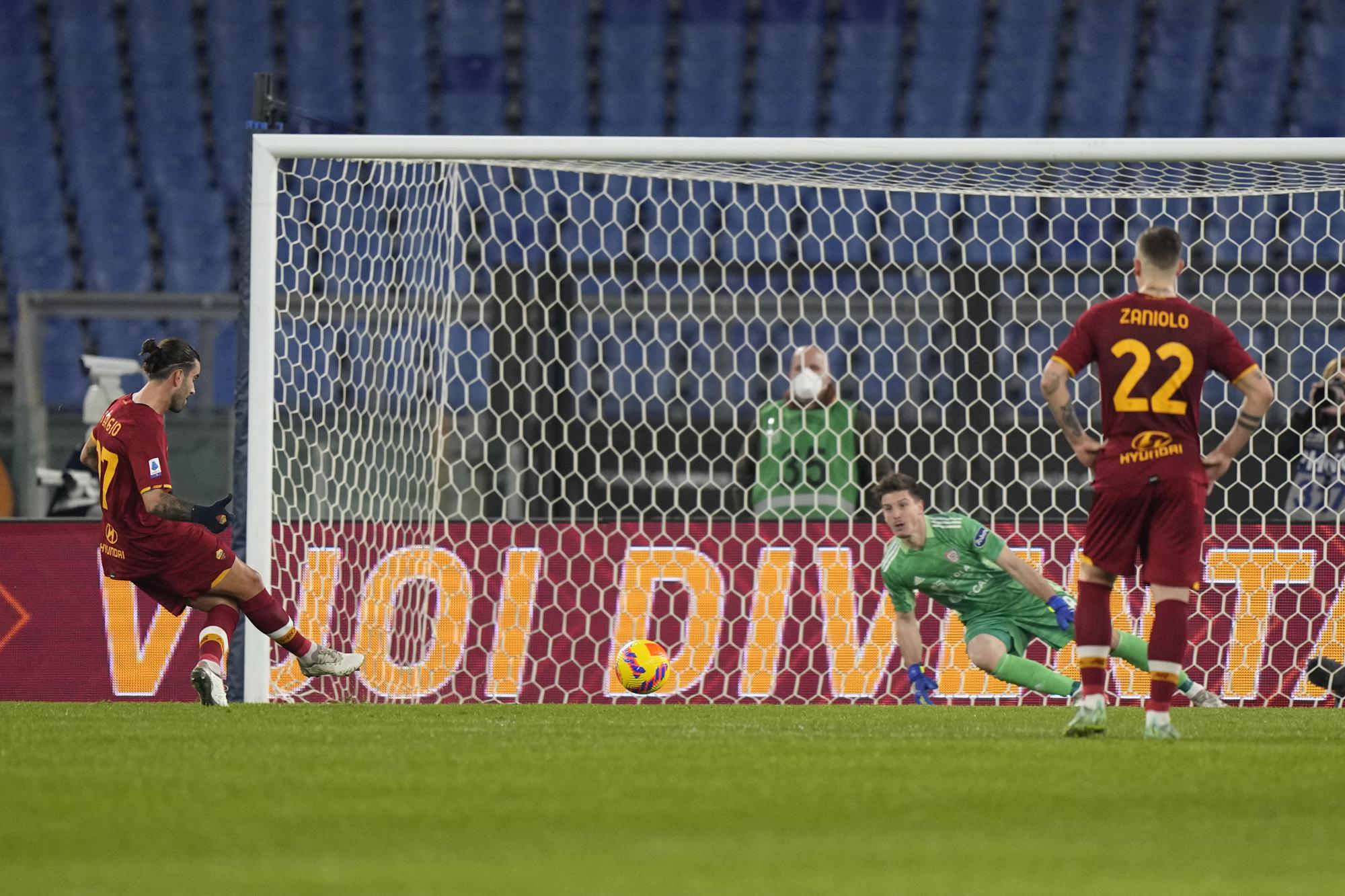 AS Roma có chiến thắng đầu tiên trong năm 2022
