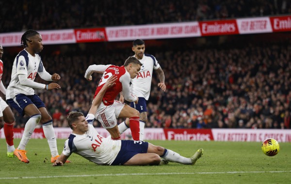Arsenal áp đảo hoàn toàn, thắng đậm Tottenham: Liverpool bị ‘hít khói’ trong cuộc đua vô địch