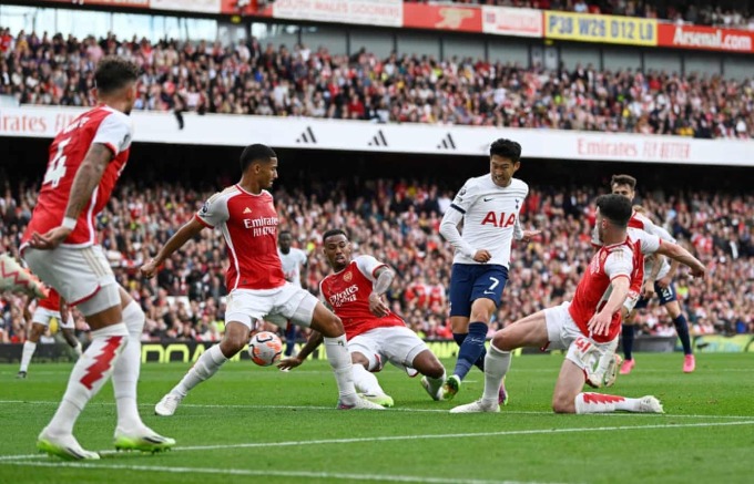 Arsenal chia điểm cùng Tottenham trong trận đấu kịch tính