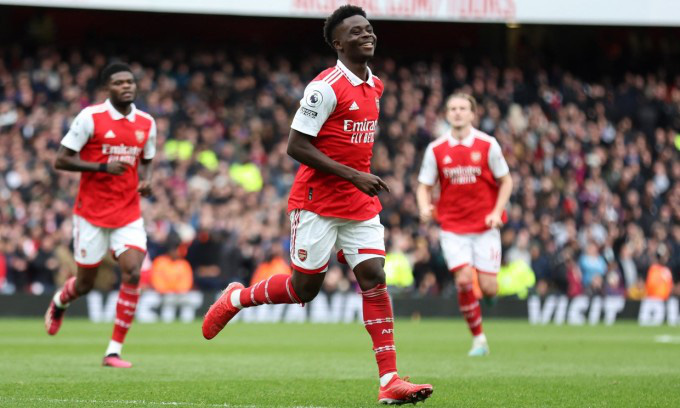 Arsenal tăng lương khủng nhằm giữ chân Saka