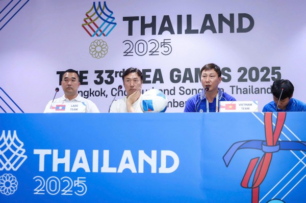 Bại tướng của Kim Sang-sik chia tay đội tuyển và U.23 Lào, chưa lộ diện người trám chỗ Bại tướng của Kim Sang-sik chia tay đội tuyển và U.23 Lào, chưa lộ diện người trám chỗ