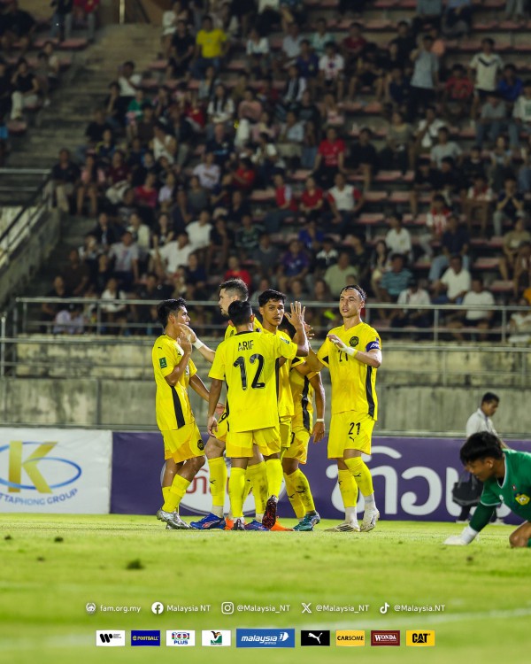Báo Malaysia chê đội nhà chơi thiếu gắn kết, thắng Lào 3-0 nhưng chưa thuyết phục Báo Malaysia chê đội nhà chơi thiếu gắn kết, thắng Lào 3-0 nhưng chưa thuyết phục