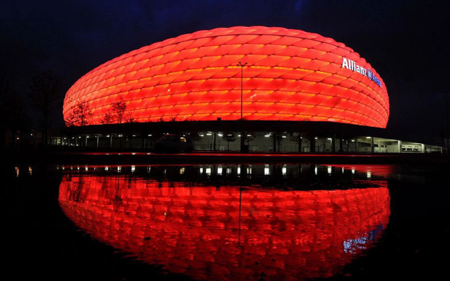 Bayern Munich đạt thỏa thuận giữ tên sân Allianz Arena