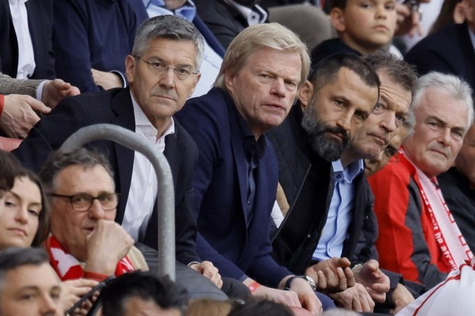 Bayern Munich sa thải huyền thoại Oliver Kahn ngay sau khi vô địch