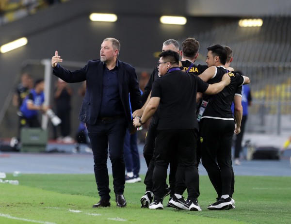 Bóng đá Malaysia một năm quá xấu hổ, tương lai còn u ám hơn: Chờ xử thua Việt Nam Bóng đá Malaysia một năm quá xấu hổ, tương lai còn u ám hơn: Chờ xử thua Việt Nam