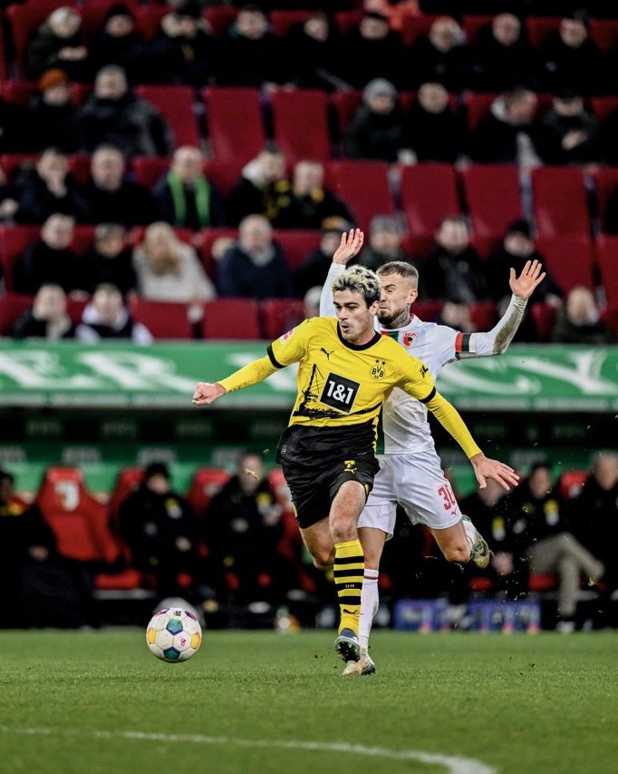 Bundesliga: Dortmund không thắng trận thứ 3 liên tiếp