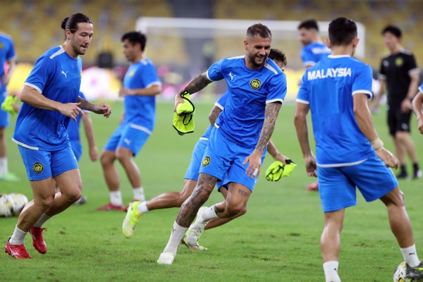 Cầu thủ nhập tịch lậu bị FIFA xử phạt, bất ngờ ‘biến mất’: Bóng đá Malaysia nhiễu loạn