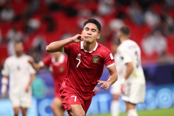 CĐV Indonesia phản ứng HLV Kluivert: Quyết định quá mạo hiểm với cơ hội World Cup 2026 CĐV Indonesia phản ứng HLV Kluivert: Quyết định quá mạo hiểm với cơ hội World Cup 2026