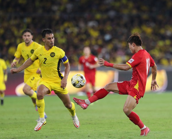 Chuyên gia Malaysia kêu gọi cầu thủ sang Việt Nam lập nghiệp, Ban Chấp hành FAM chưa từ chức Chuyên gia Malaysia kêu gọi cầu thủ sang Việt Nam lập nghiệp, Ban Chấp hành FAM chưa từ chức