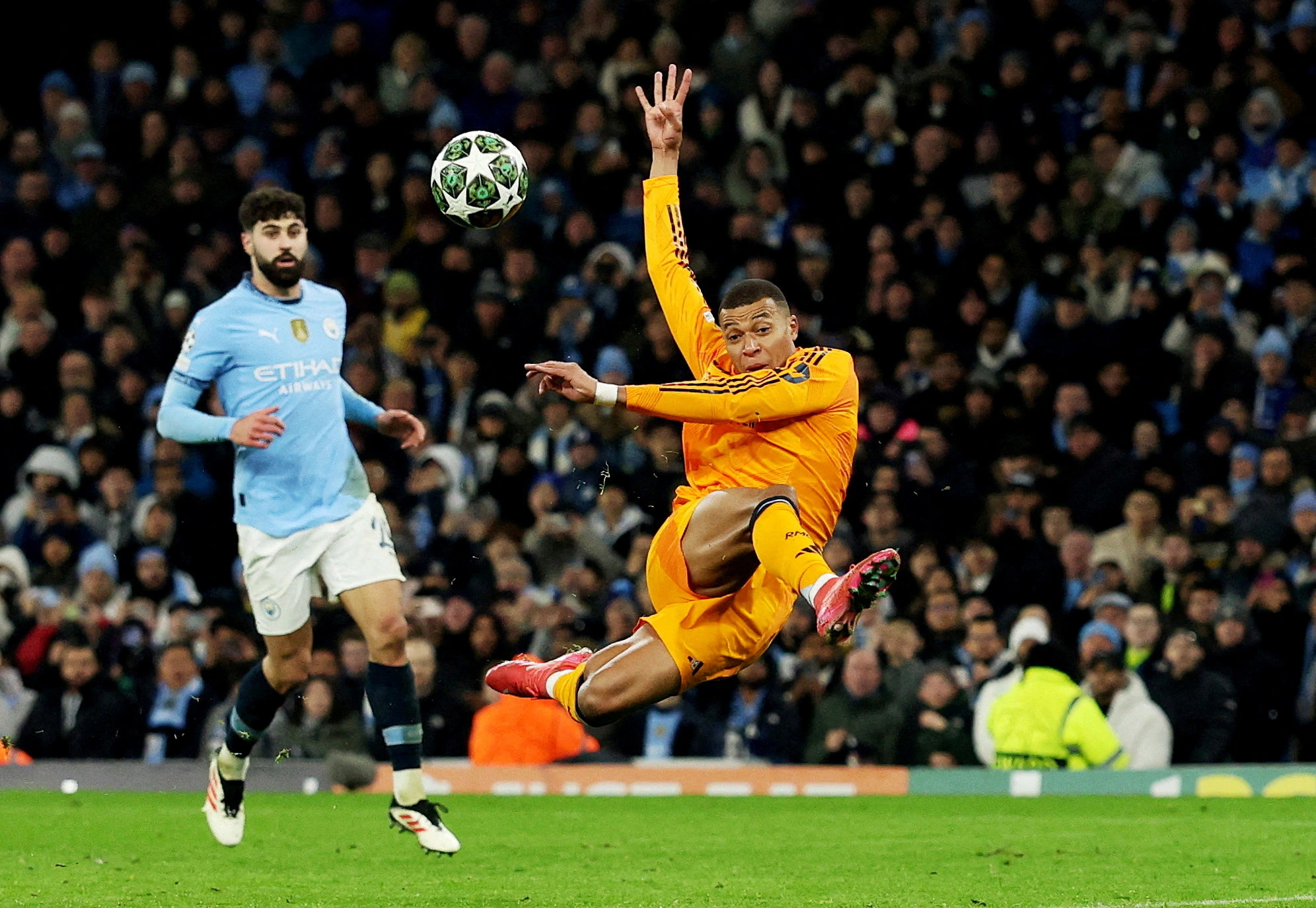 Cơ hội vô địch Champions League của Liverpool, Barcelona và Arsenal, vòng 16 đội ra sao? Cơ hội vô địch Champions League của Liverpool, Barcelona và Arsenal, vòng 16 đội ra sao?