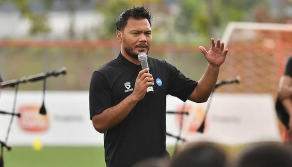 Cựu danh thủ Malaysia kêu gọi FAM hãy yêu bóng đá chân thành, chấp nhận sai lầm: Đừng kiện FIFA nữa! Cựu danh thủ Malaysia kêu gọi FAM hãy yêu bóng đá chân thành, chấp nhận sai lầm: Đừng kiện FIFA nữa!